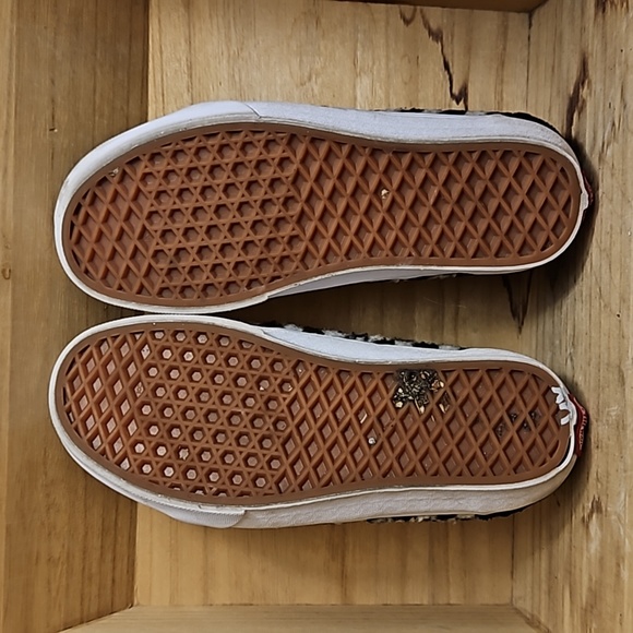 Vans Unisex Old Skool Sherpa Sneakers in Black/Checkerboard - Picture 8 of 9